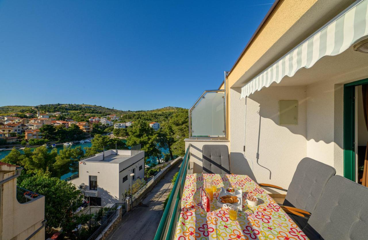 Apartments Vala Zaboric - With Boat Mooring Dış mekan fotoğraf