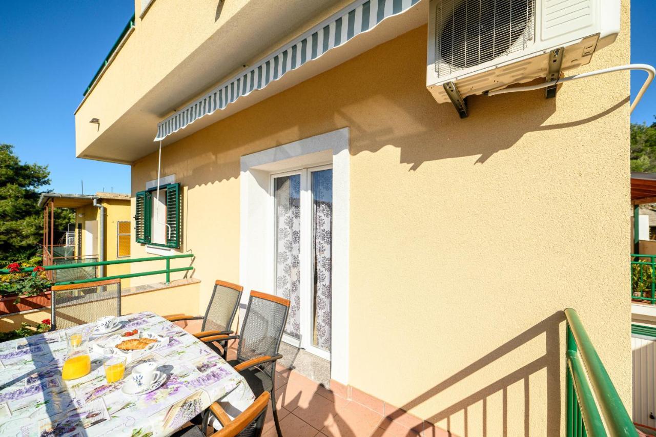 Apartments Vala Zaboric - With Boat Mooring Dış mekan fotoğraf