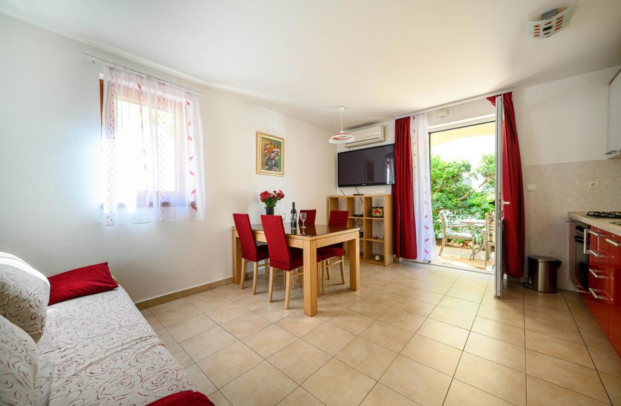 Apartments Vala Zaboric - With Boat Mooring Dış mekan fotoğraf