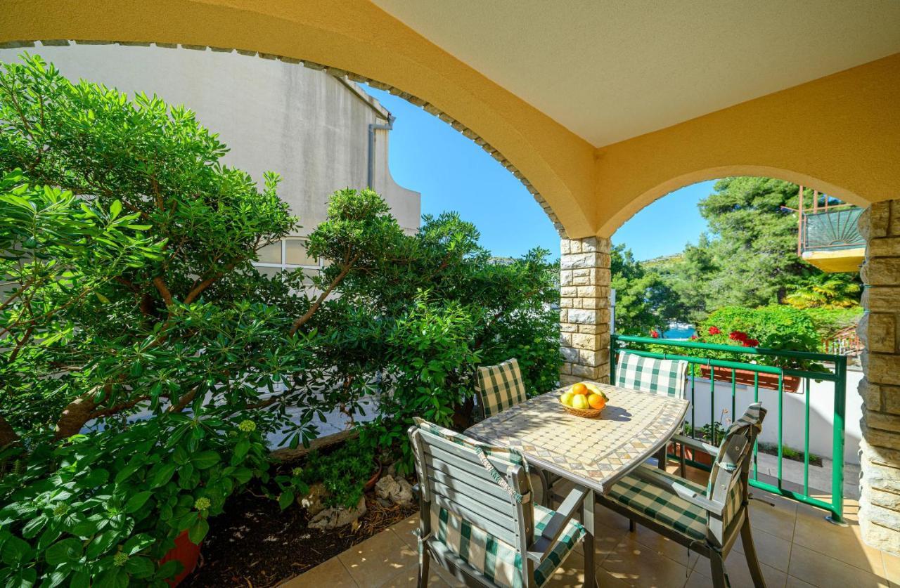 Apartments Vala Zaboric - With Boat Mooring Dış mekan fotoğraf